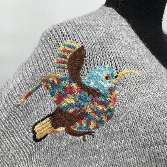 Elia-Cher Grey V Neck Knitted Embroidered Bird Sweater S/M - Picture 5 of 5